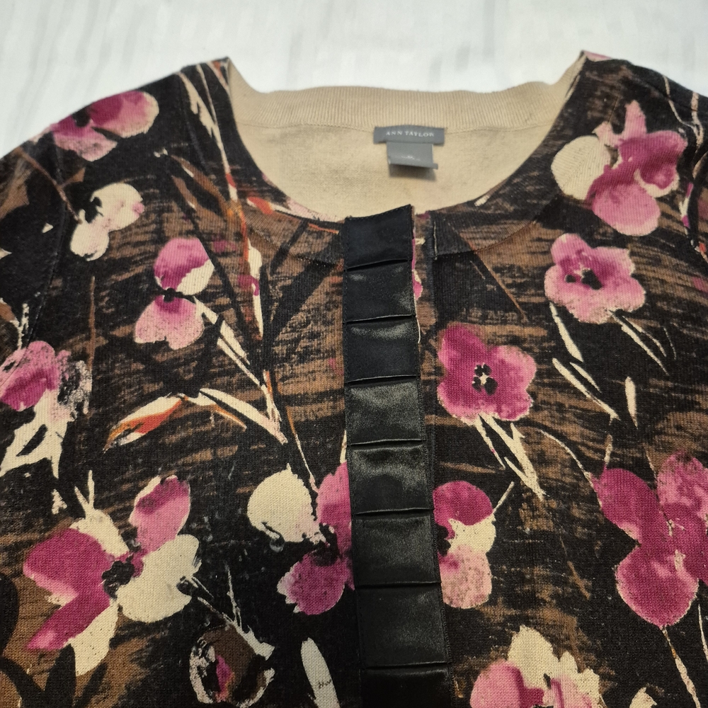 Ann Taylor Beige and Black Floral Cardigan - Picture 3 of 4
